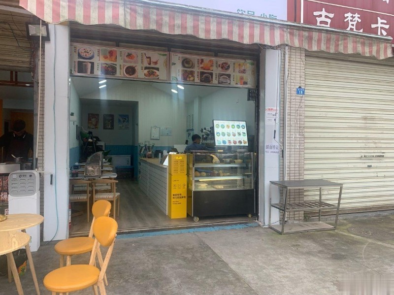 轉讓西河西江東路商業(yè)街店鋪31平方餐飲美食冷飲甜品店