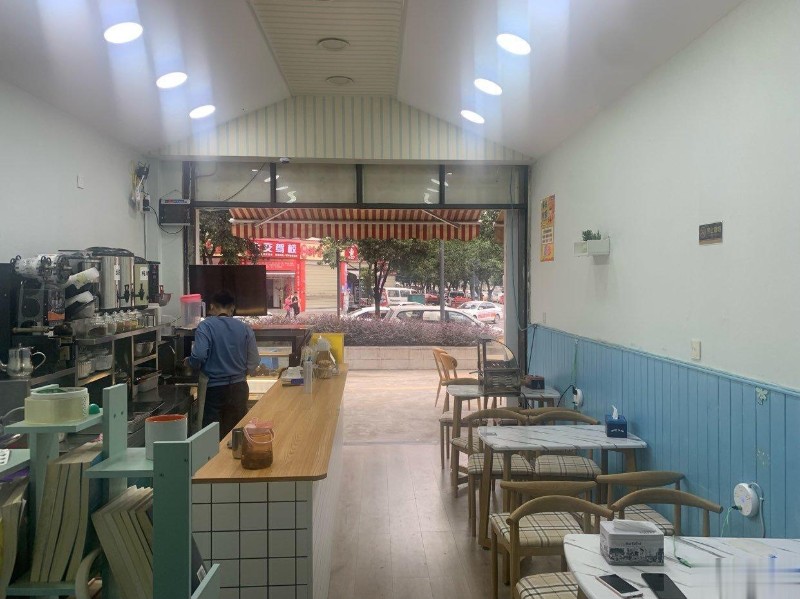 轉讓西河西江東路商業(yè)街店鋪31平方餐飲美食冷飲甜品店
